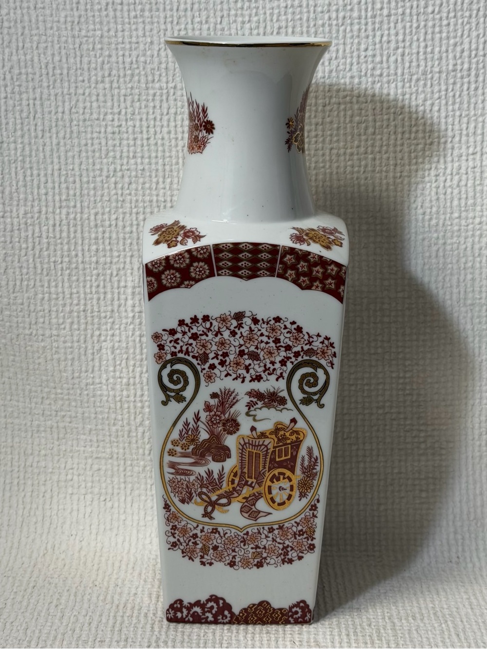 Vintage Japanese Porcelain Vase – Red & Gold Carriage and Floral Motif